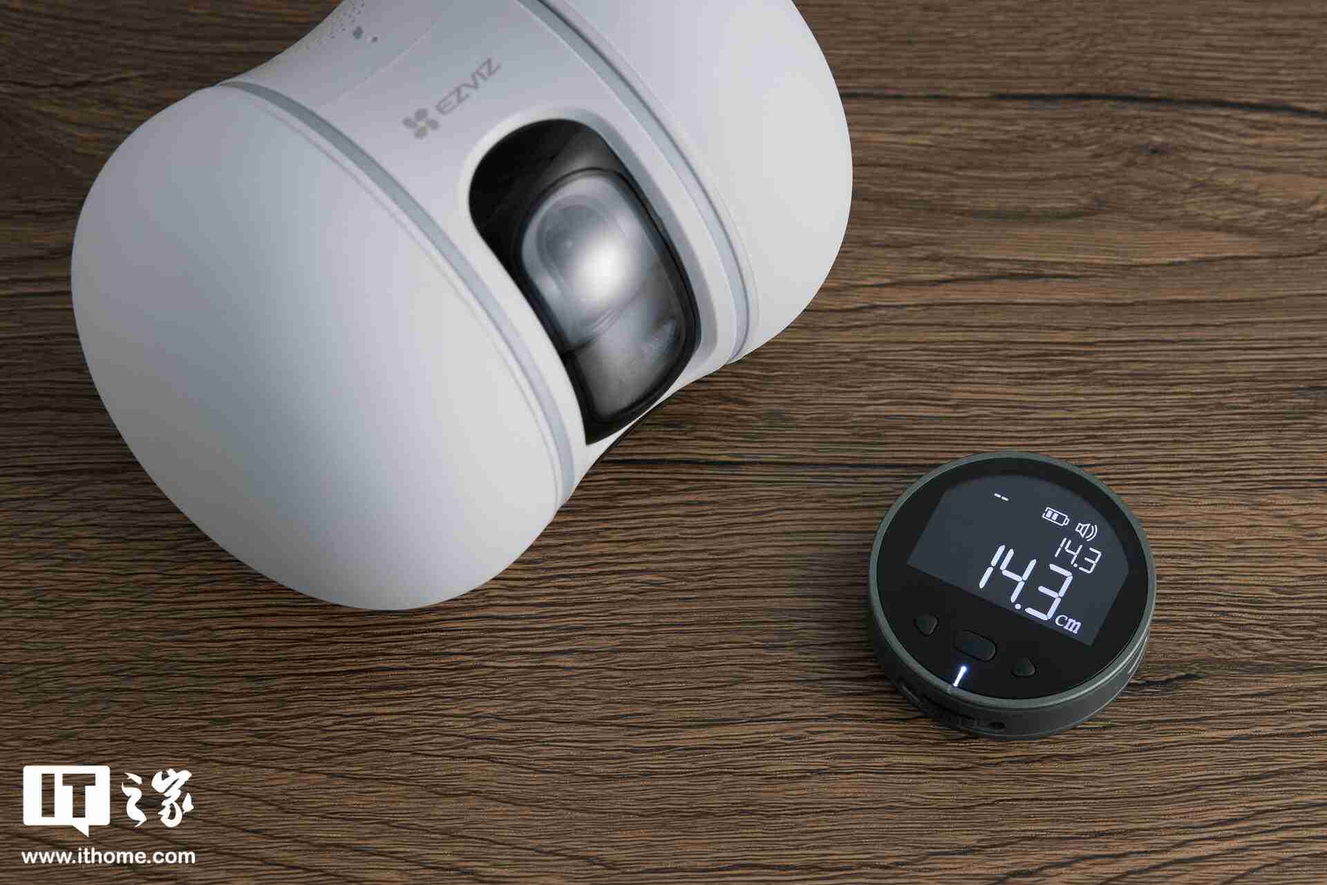 萤石 TAMO 看护摄像机：能全屋移动的智能看护摄像机