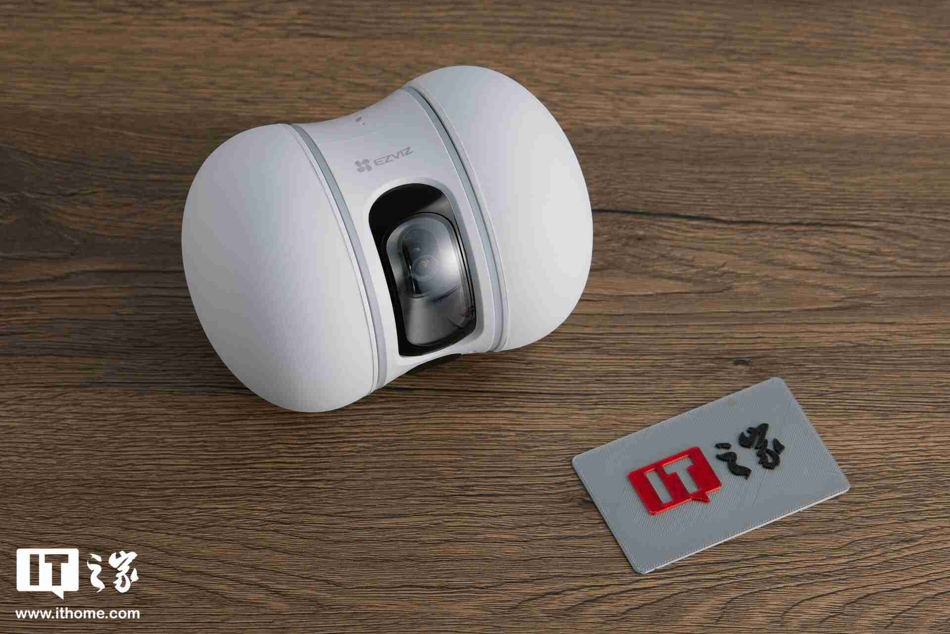 萤石 TAMO 看护摄像机：能全屋移动的智能看护摄像机