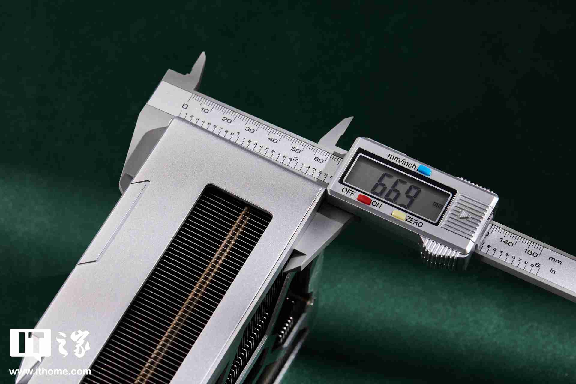 影驰 GEFORCE RTX 4070Ti SUPER 金属大师 Plus OC 图赏，硬派金属风，旗舰同款散热