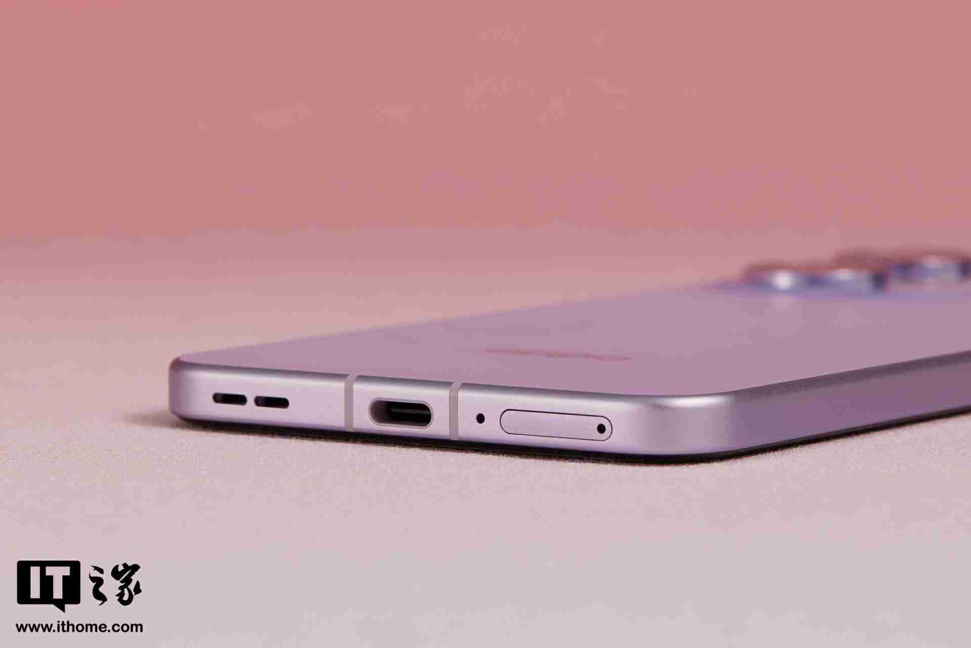 OPPO Reno13 系列实拍图赏：四曲柔边小直屏，“超美小 OPhone”