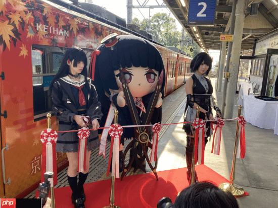 《鸣潮》×京阪电车联动开启！人气黑长直JK少女降临