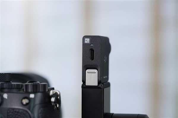 新一代相机增稳利器！大疆DJI RS 5手持云台稳定器图赏