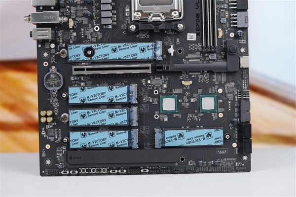 刷新超频记录！七彩虹iGame X870E Vulcan OC V14图赏