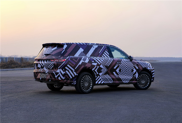 大六座SUV又来狠角色！魏牌V9X官宣：长城把压箱底的都掏出来了