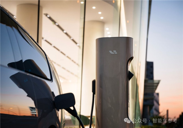 新款理想L9最高卖56万 李想：这是具身智能机器人